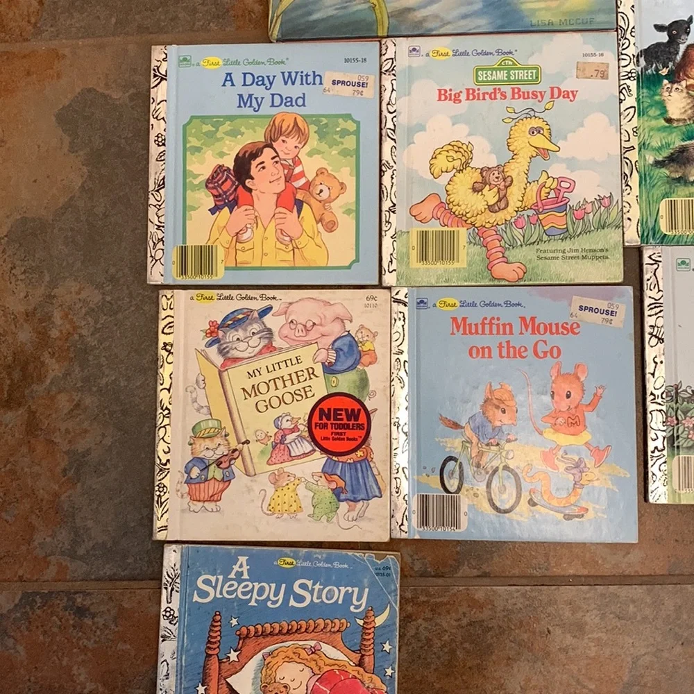 LOT of 13 Little Golden Books - Picture 4 of 6